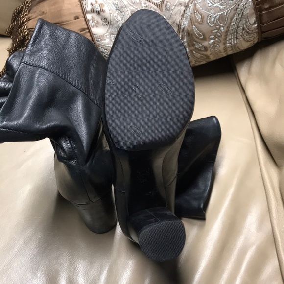 Authentic Tory boots - Picture 4 of 4